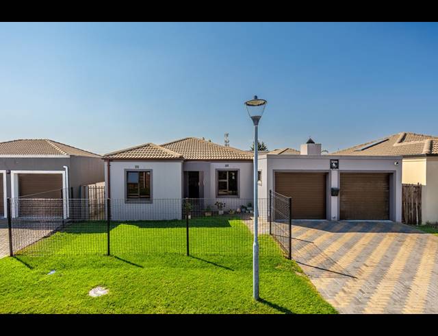 3 BEDROOM HOUSE FOR SALE IN VIKING VILLAGE